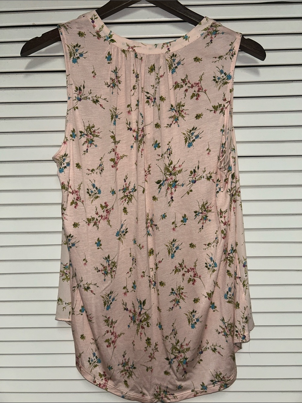 LOFT Blush Pink Floral Sleeveless V-Neck Tank Top - Picture 3 of 3